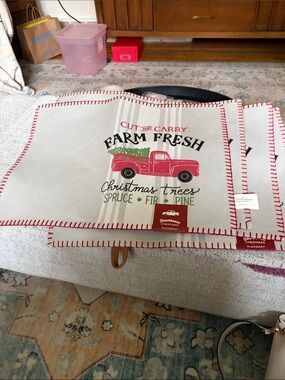 Kohl's Cream and Red Farm Fresh Christmas Truck Placemats 4 pk